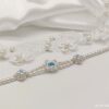 Ručne šitý náramok z Preciosa Crystals Aqua Bohemica a prírodných hematitových perál. Zapínanie je z chirurgickej ocele.