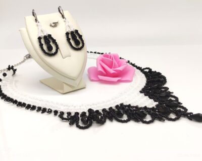 Luxusné šité náušnice z Preciosa Crystal Jet a White Opál