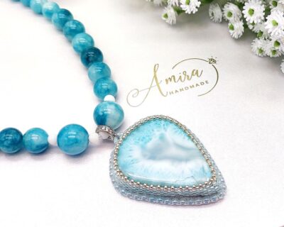 Luxusný náhrdelník z Larimaru – Ručne šitý prívesok a retiazka