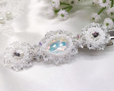 Ručne šitá svadobná spona „Flora“ s Preciosa Crystals