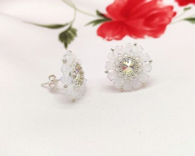 Šité svadobné napichovacie náušnice z White Opál crystal