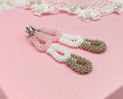 Šité napichovacie náušnice v ružovo striebornej a bielej- dlhé