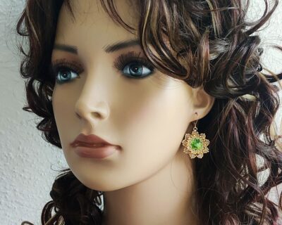 Šité luxusné náušnice v zlatej zelenej Peridot farbe