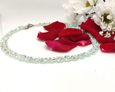 Ručne šitý náhrdelník zo Swarovski kryštálov Chrysolite