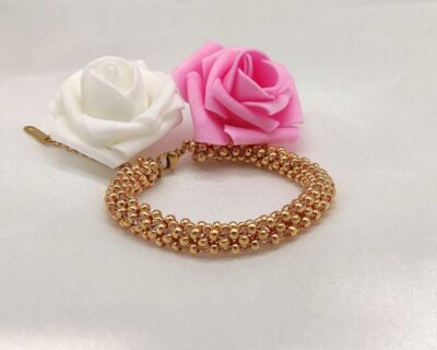 Šitý jemný náramok zo sklenených Miyuki korálok zlatý